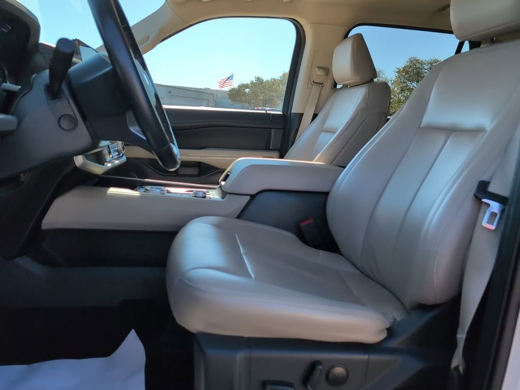 Certified 2024 Ford Expedition Max XLT image 8