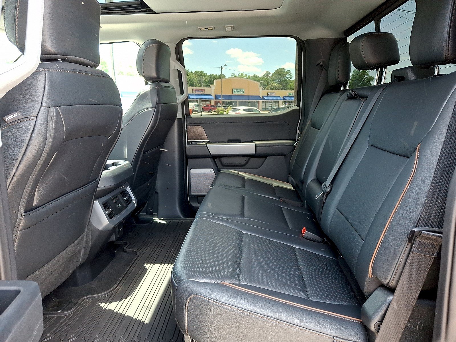 Certified 2025 Ford F250 Lariat w/ Lariat Ultimate Package AWD/4WD image 9