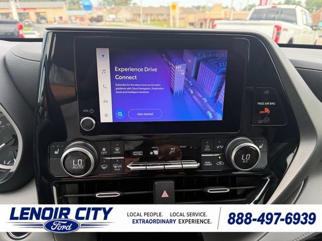 Used 2023 Toyota Highlander XLE AWD/4WD image 24