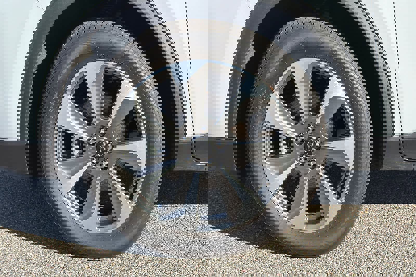 Certified 2025 Ford Escape Platinum image 27