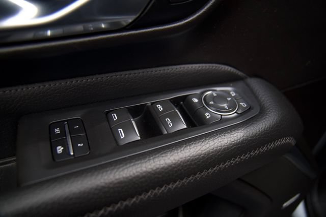 Used 2021 GMC Yukon Denali AWD/4WD image 16