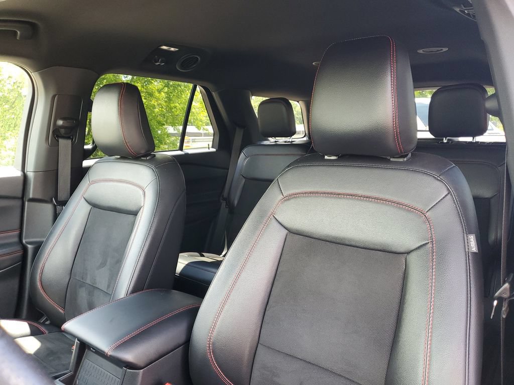 Certified 2023 Ford Explorer ST-Line AWD/4WD image 13