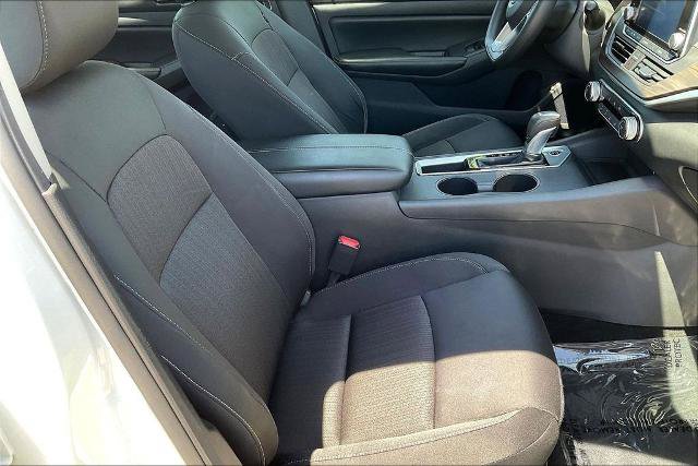 Used 2025 Nissan Altima 2.5 SV FWD image 29