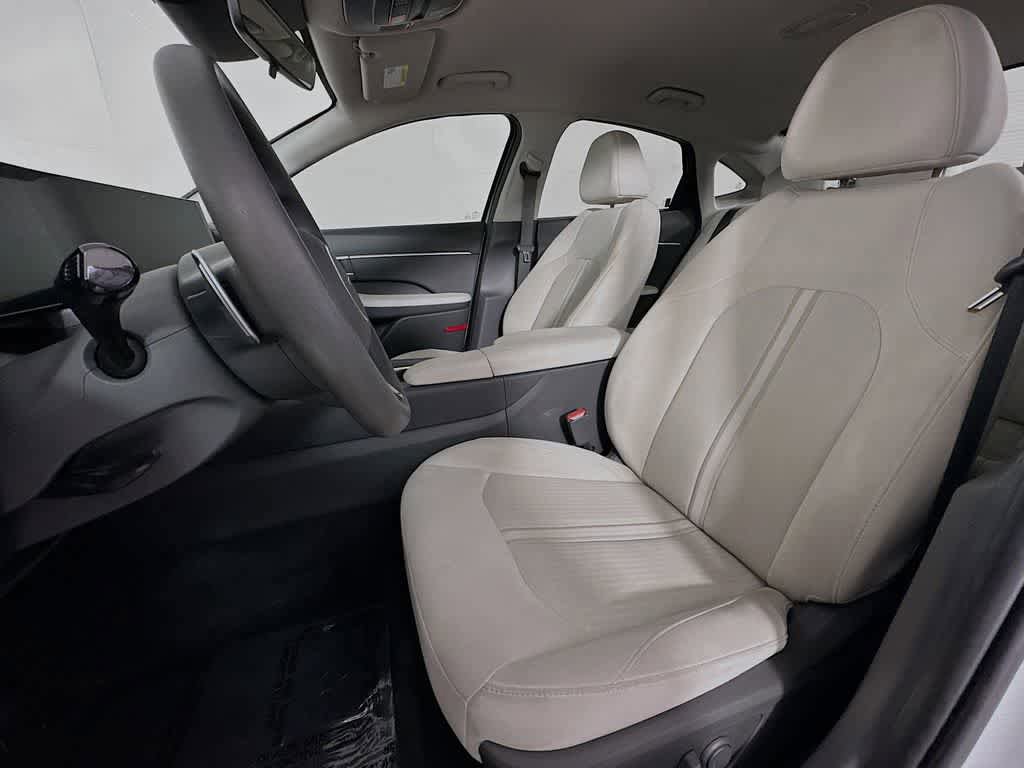 Used 2025 Hyundai Sonata SEL FWD image 11