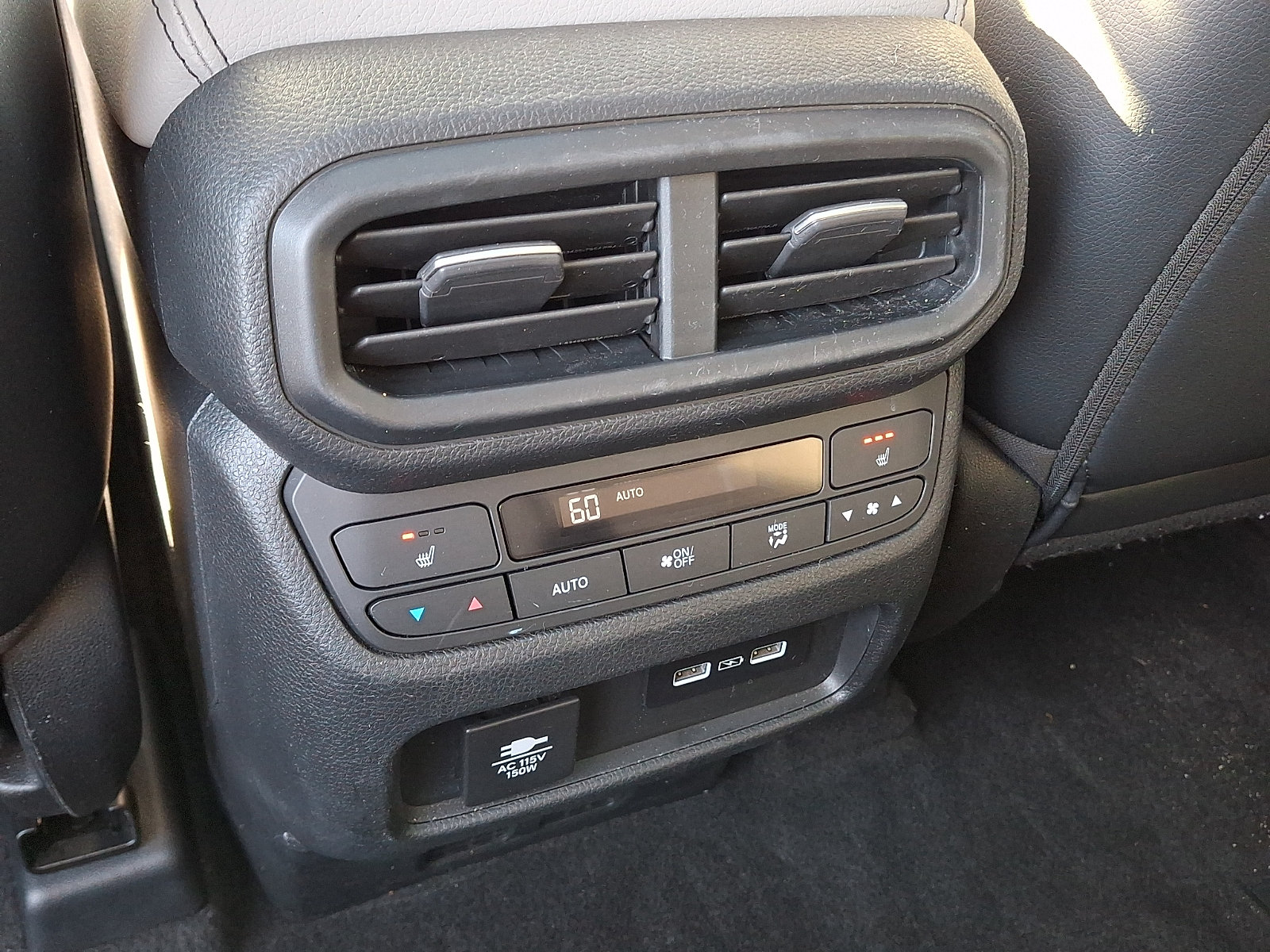 Used 2023 Honda Pilot Elite image 11