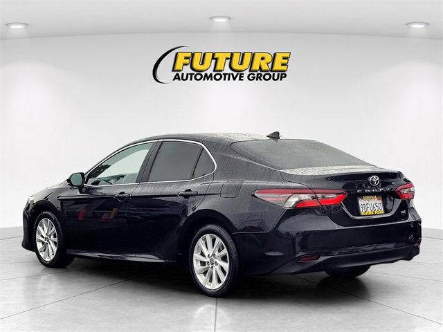 Used 2023 Toyota Camry LE image 3