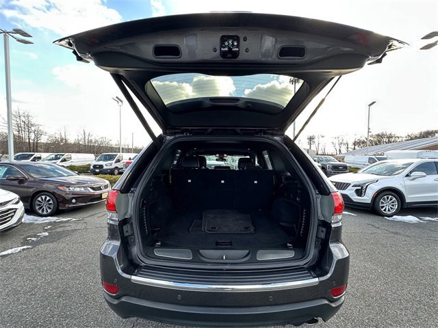 Used 2018 Jeep Grand Cherokee Limited image 42