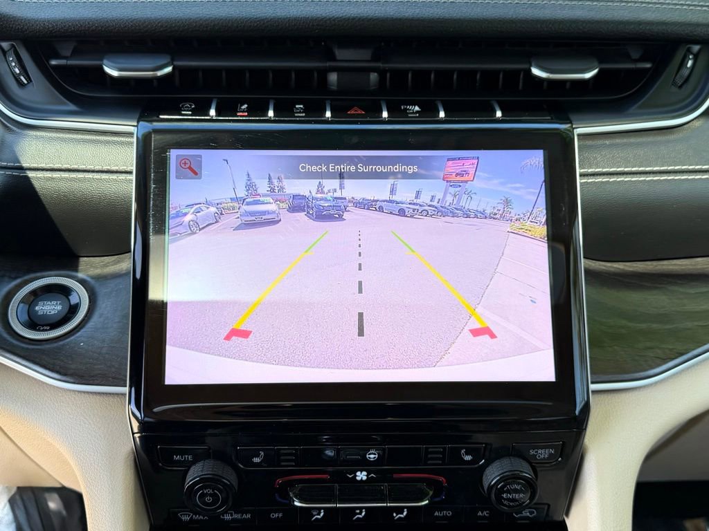 Used 2022 Jeep Grand Cherokee Limited image 26