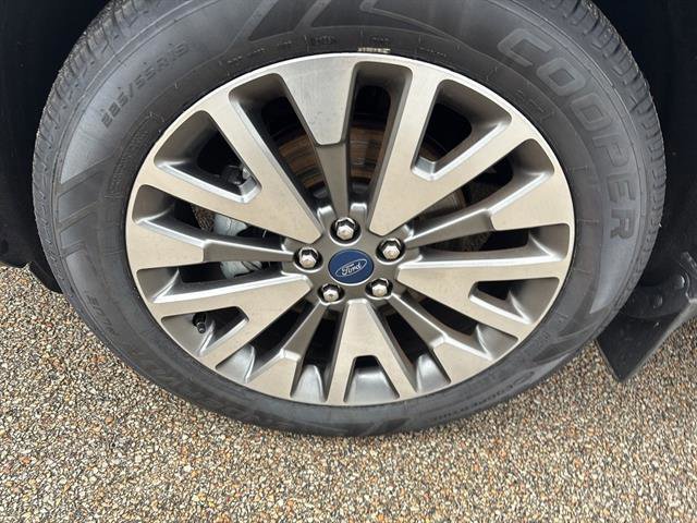 Certified 2022 Ford Escape Titanium w/ Class II Trailer Tow Package image 9