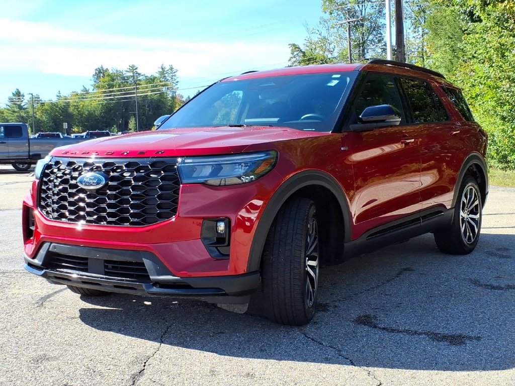 Certified 2025 Ford Explorer ST-Line AWD/4WD image 7