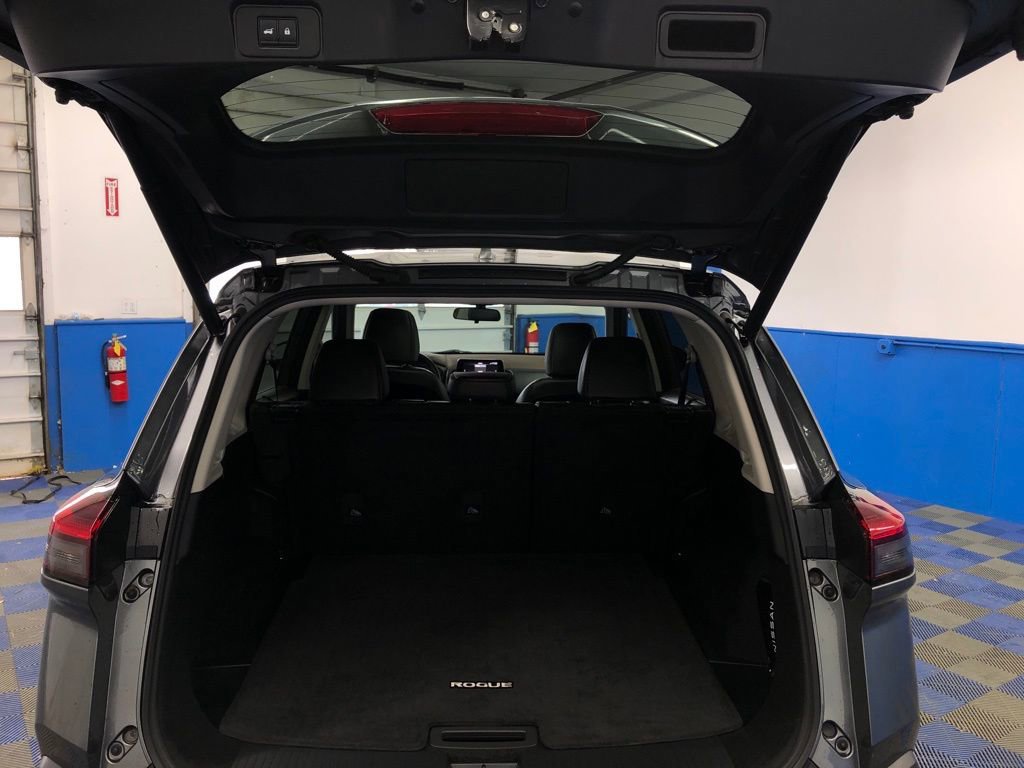 Used 2022 Nissan Rogue SV w/ SV Premium Package image 21