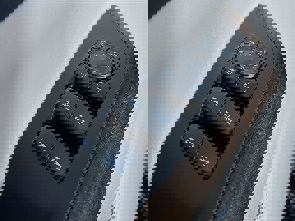 Used 2020 GMC Acadia Denali w/ Technology Package image 28