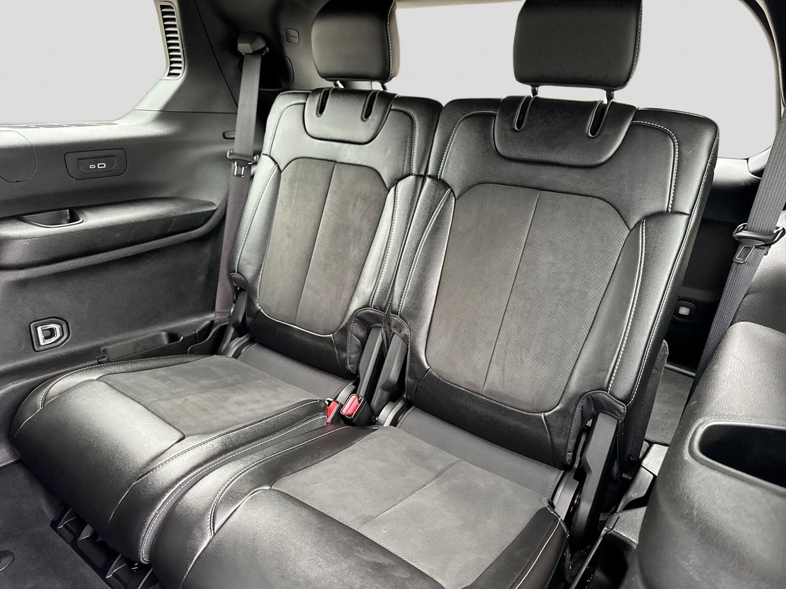 Used 2023 Jeep Grand Cherokee L Laredo AWD/4WD image 26