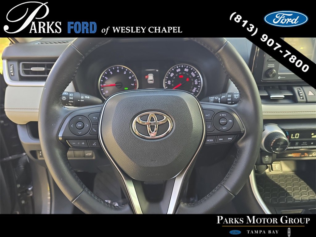 Used 2020 Toyota RAV4 XLE Premium image 29