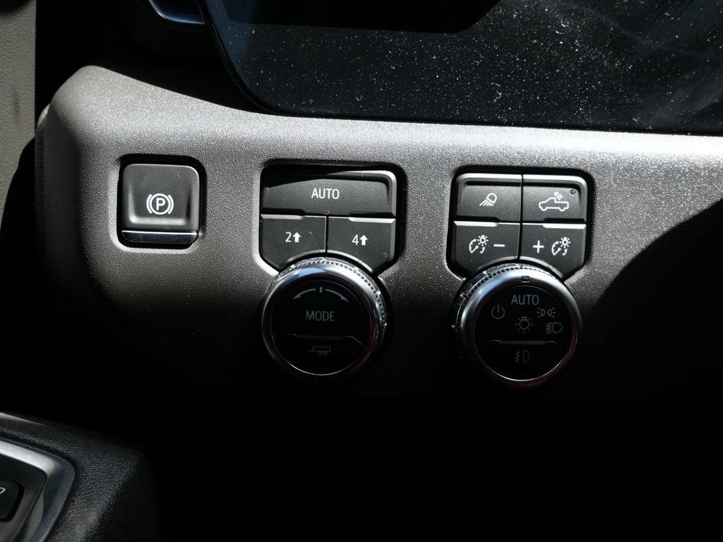 Used 2025 GMC Sierra 1500 SLT AWD/4WD image 27