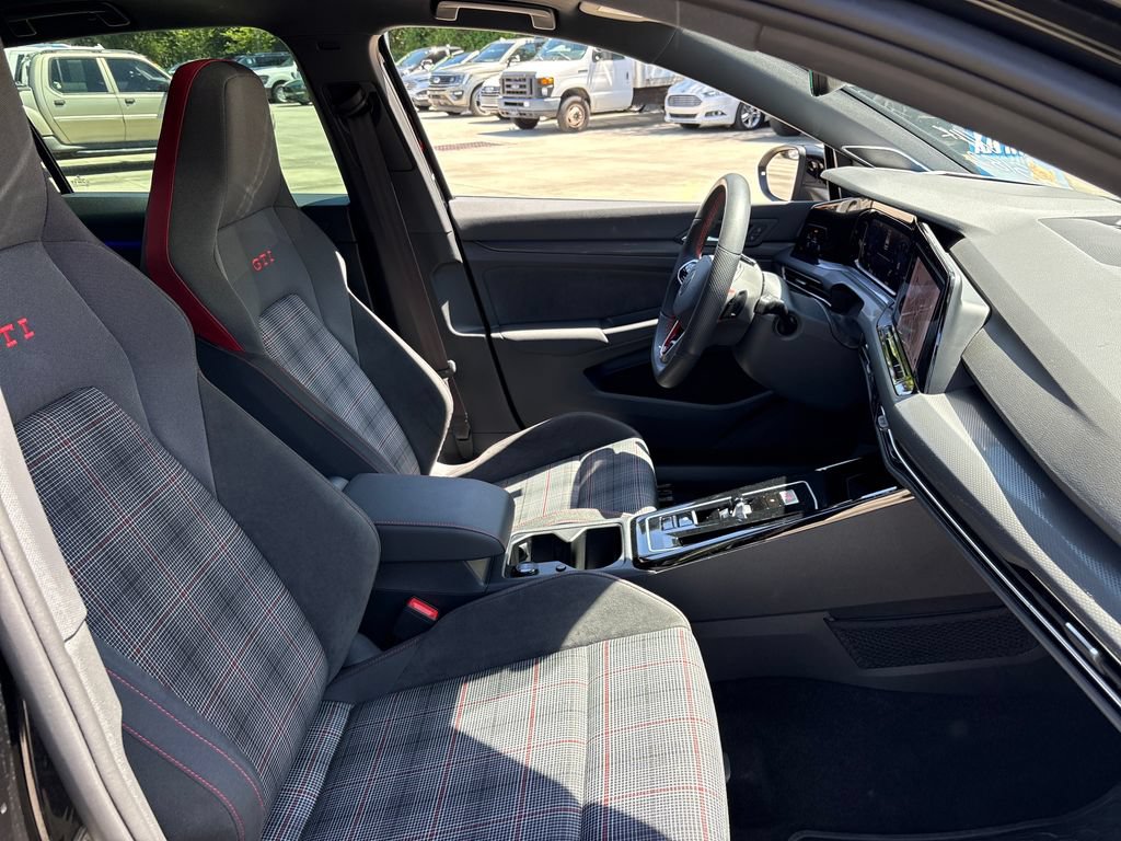 Used 2024 Volkswagen GTI SE FWD image 26