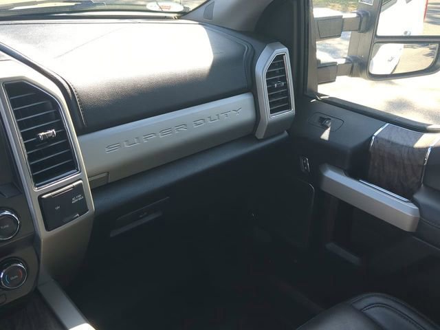 Certified 2019 Ford F250 Lariat w/ Chrome Package image 18