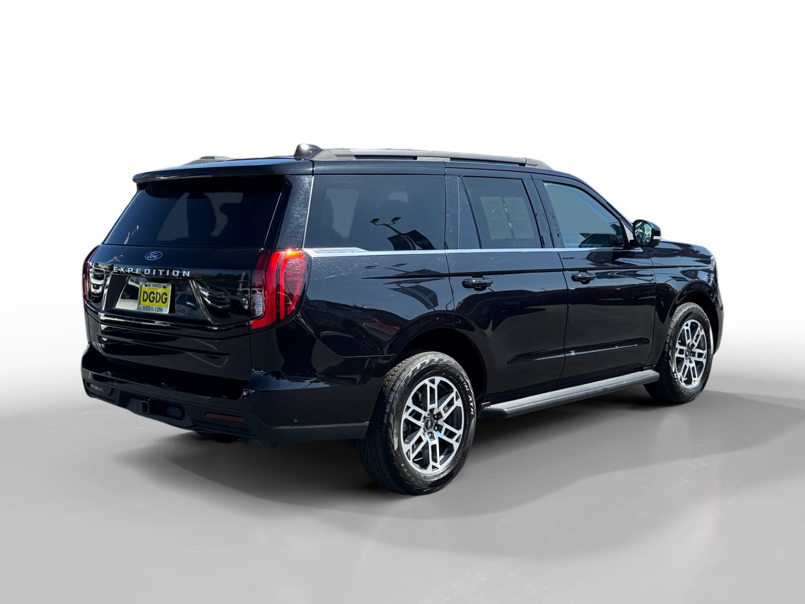 Certified 2025 Ford Expedition Active AWD/4WD image 5