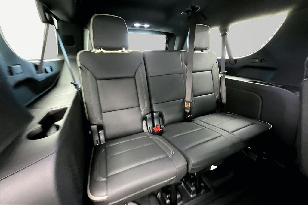 Used 2024 Chevrolet Suburban Premier AWD/4WD image 28