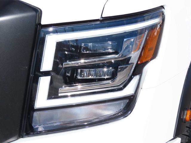 Used 2024 Nissan Titan PRO-4X w/ Pro-4x Convenience Package image 10