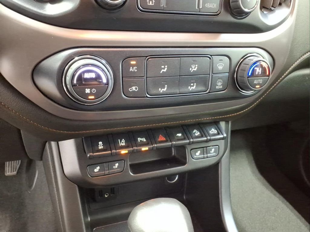 Used 2022 GMC Canyon AT4 w/ Driver Alert Package AWD/4WD image 18