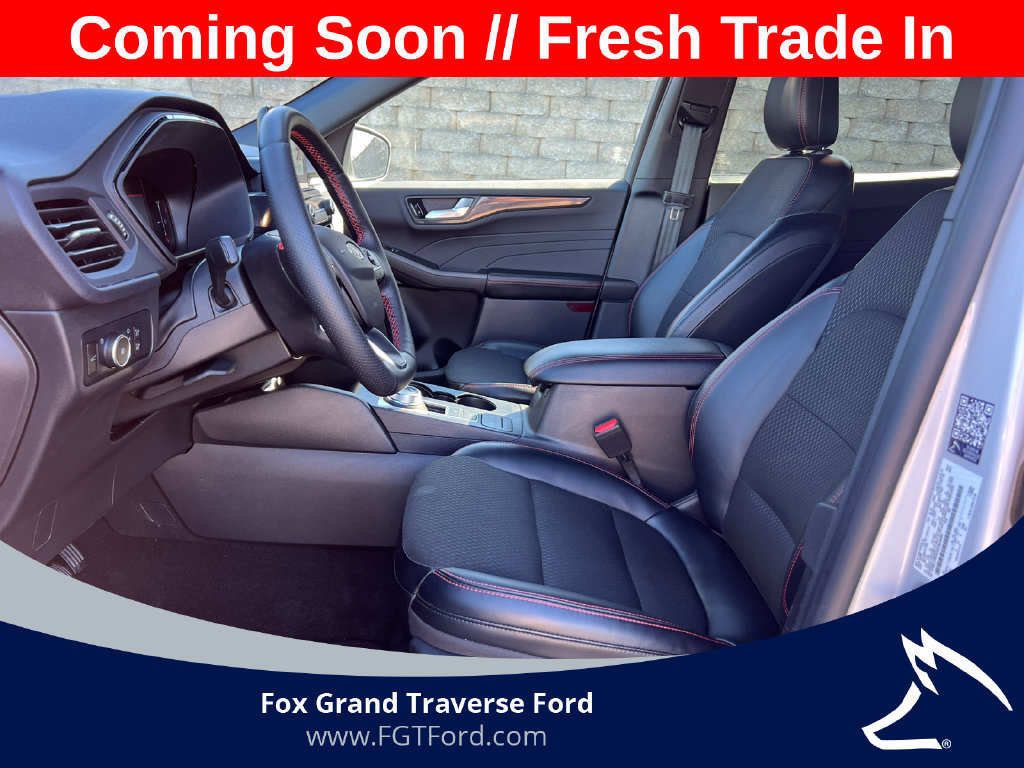Certified 2025 Ford Escape ST-Line Select AWD/4WD image 3