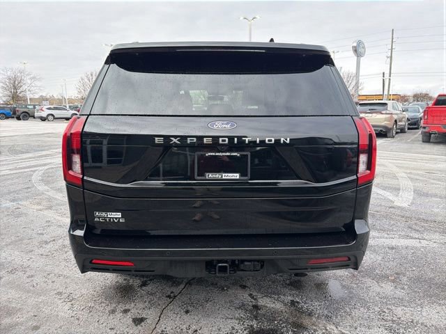 Certified 2025 Ford Expedition Active image 3