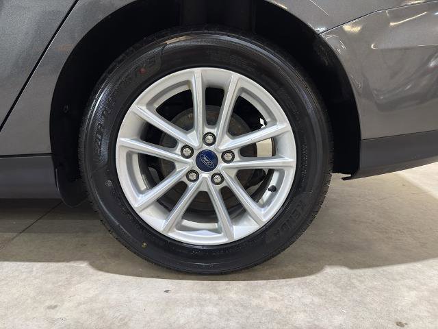 Certified 2017 Ford Focus SE image 12