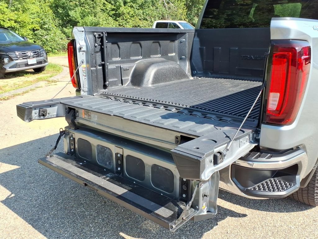 Used 2025 GMC Sierra 1500 SLT AWD/4WD image 14