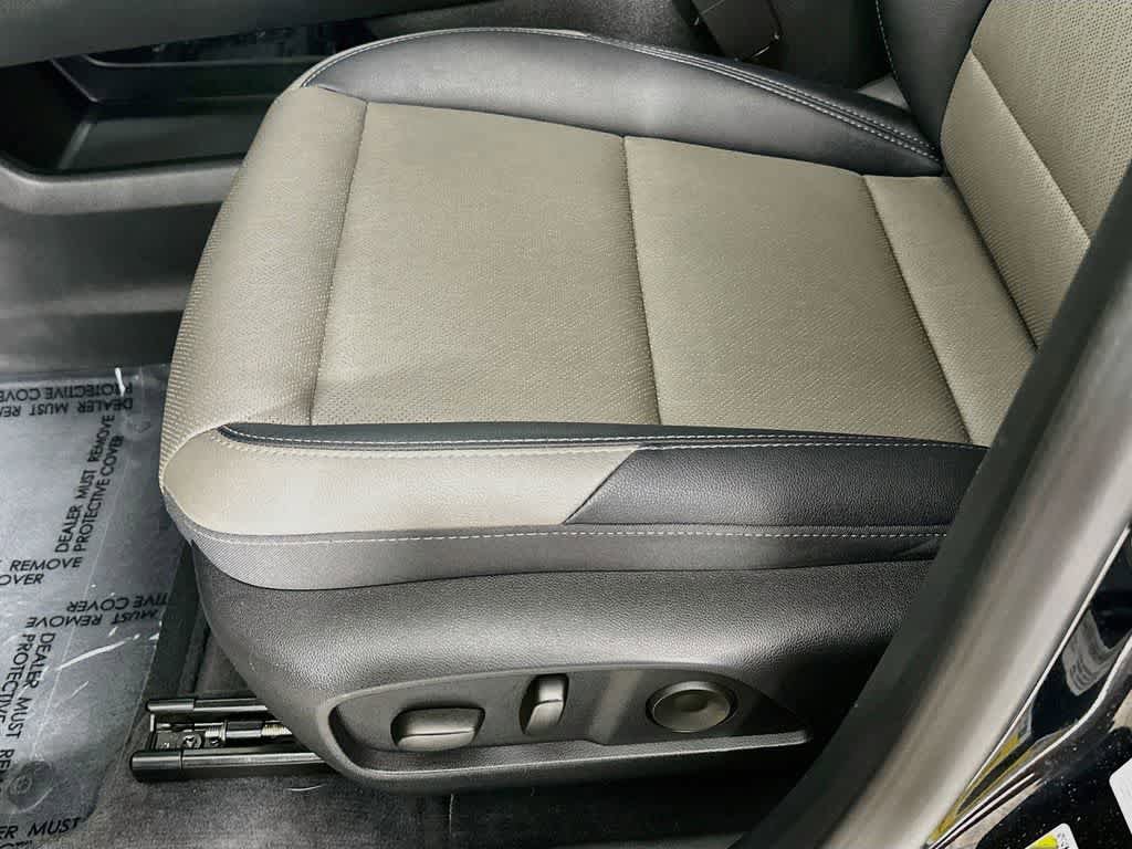 Used 2025 Chevrolet Equinox LT w/ Convenience Package II FWD image 30