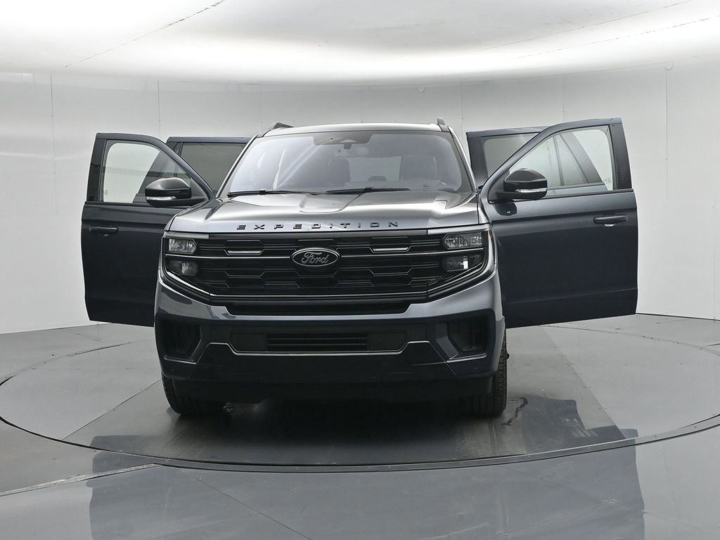 Certified 2025 Ford Expedition Platinum w/ Stealth Appearance Package image 58