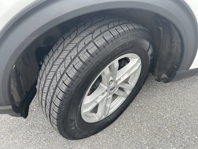 Certified 2023 Ford Explorer XLT w/ Equipment Group 202A AWD/4WD image 2