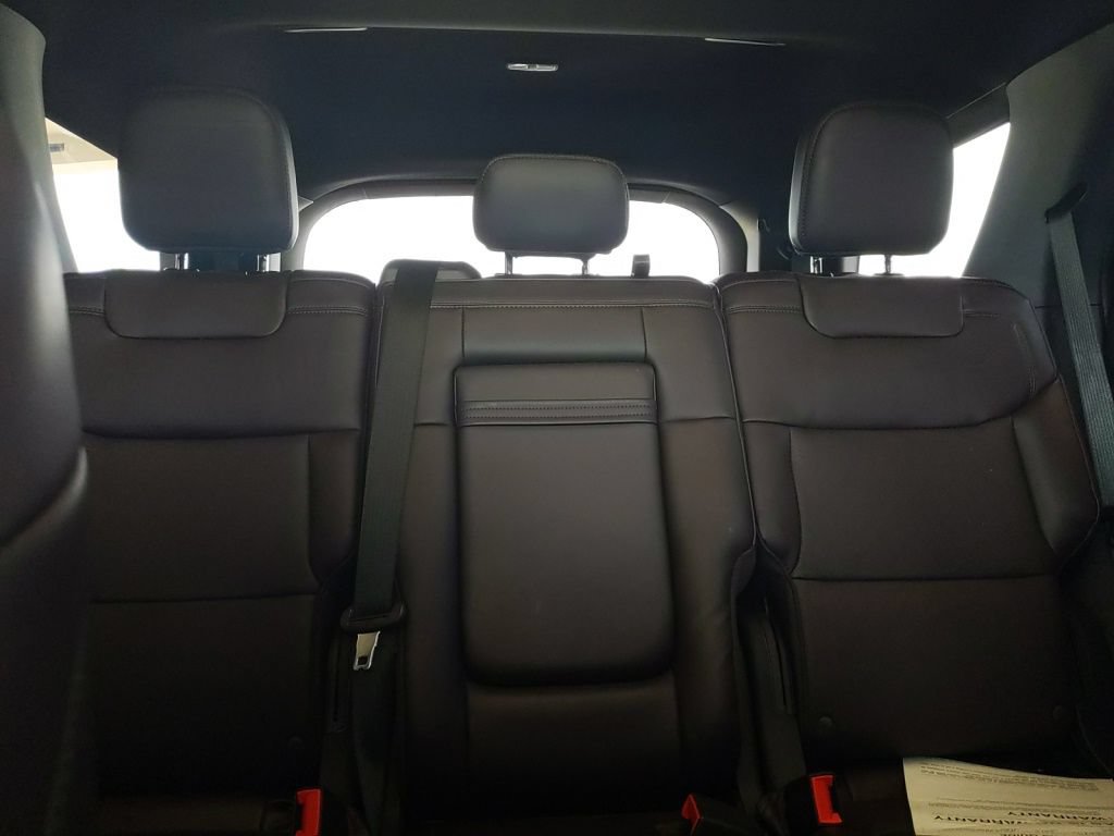 Certified 2025 Ford Explorer Platinum AWD/4WD image 33