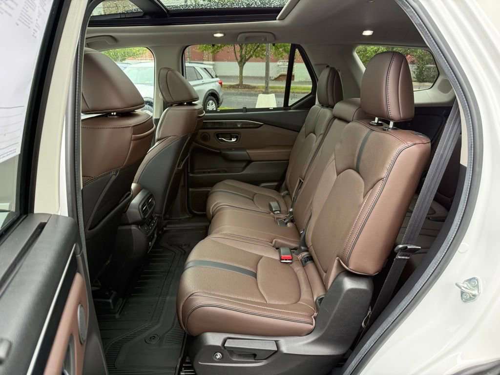 Used 2024 Honda Pilot Elite image 19