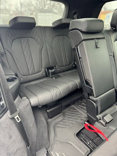 Used 2024 BMW X7 M60i w/ Executive Package image 21