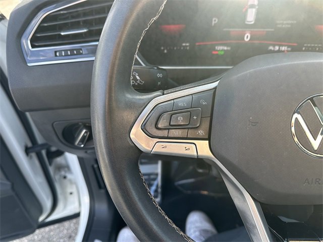 Used 2023 Volkswagen Tiguan SE R-Line image 27