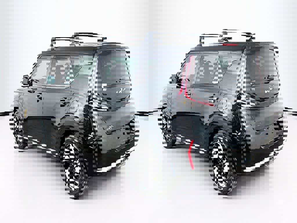 Used 2025 Kia Soul GT-Line w/ GT-Line Technology Package image 3
