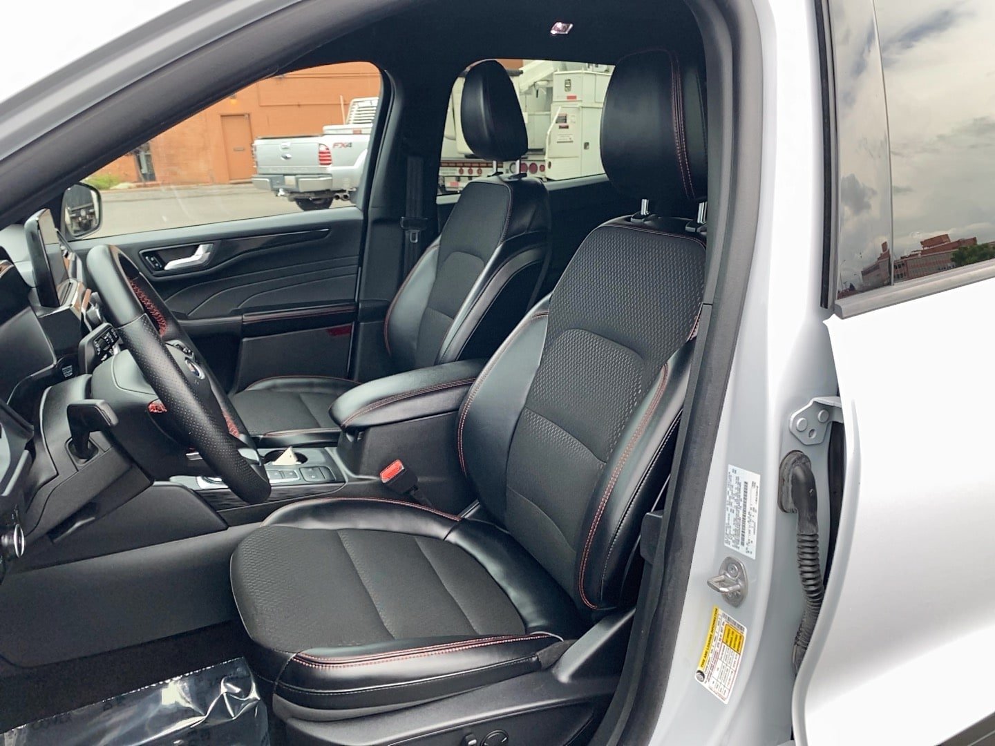 Certified 2025 Ford Escape ST-Line Select AWD/4WD image 14