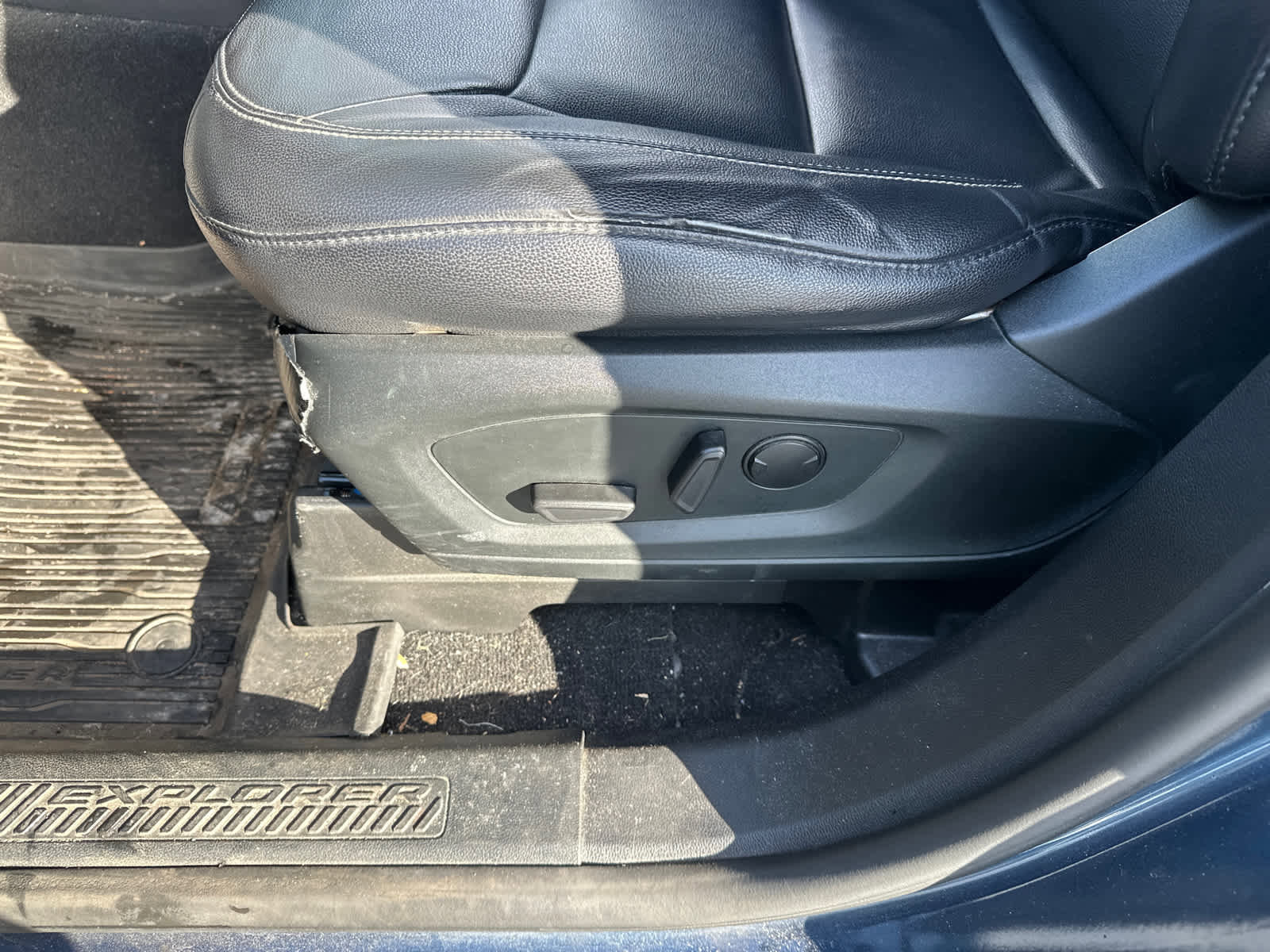 Certified 2020 Ford Explorer XLT w/ Equipment Group 202A image 26