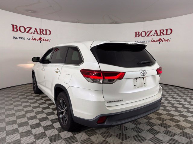 Used 2017 Toyota Highlander LE FWD image 11