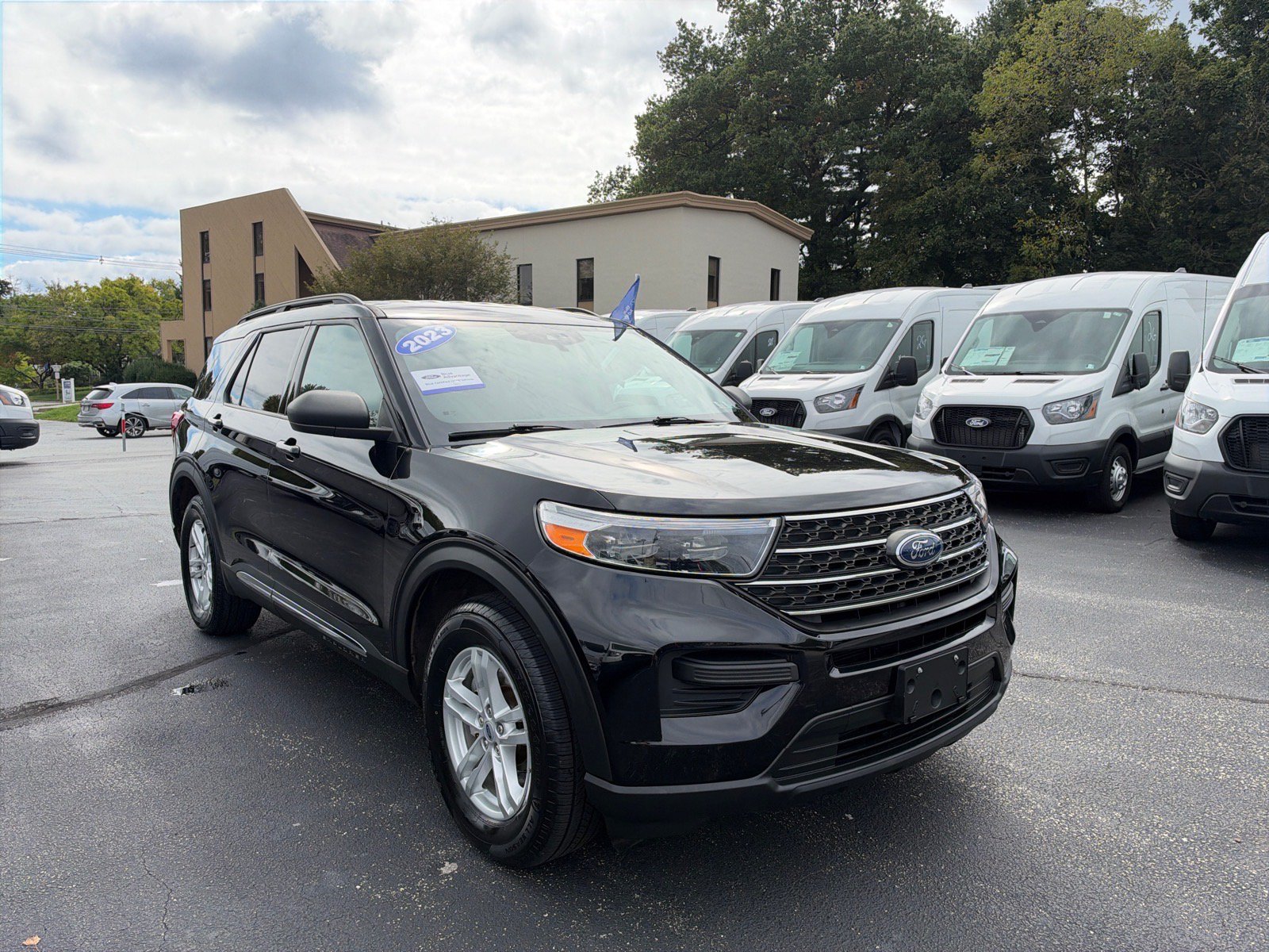 Certified 2023 Ford Explorer XLT AWD/4WD image 3