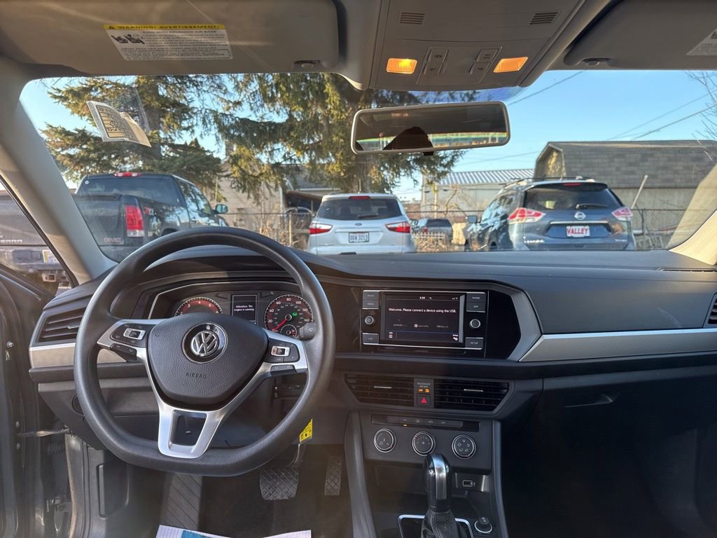 Used 2019 Volkswagen Jetta S image 2