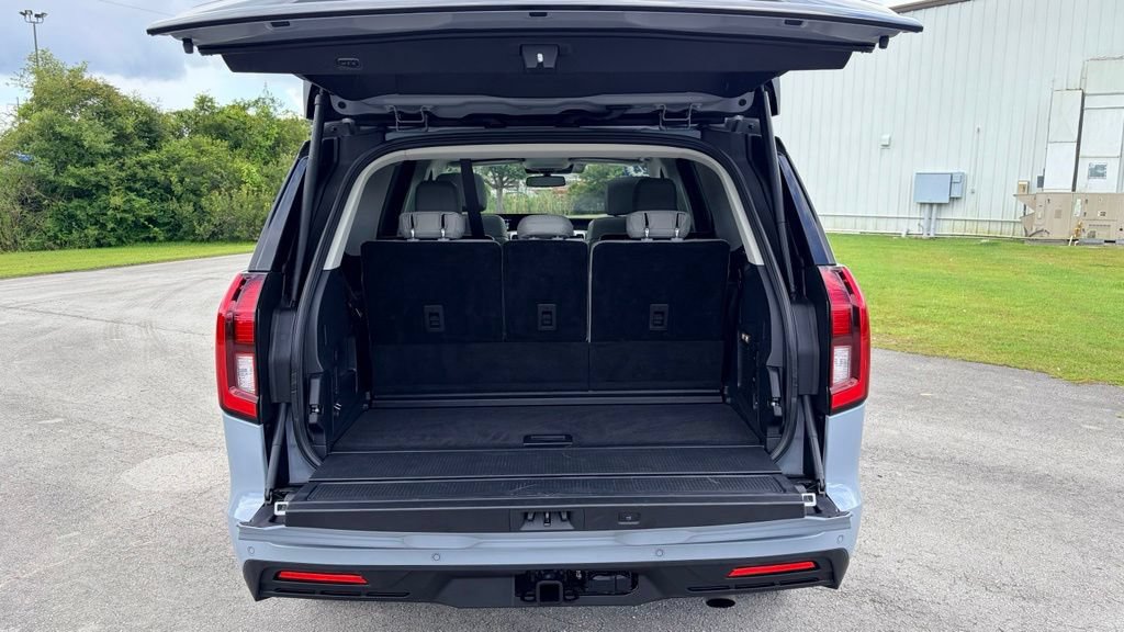 Certified 2025 Ford Expedition Active AWD/4WD image 27
