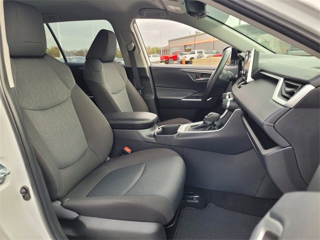 Used 2025 Toyota RAV4 XLE image 15