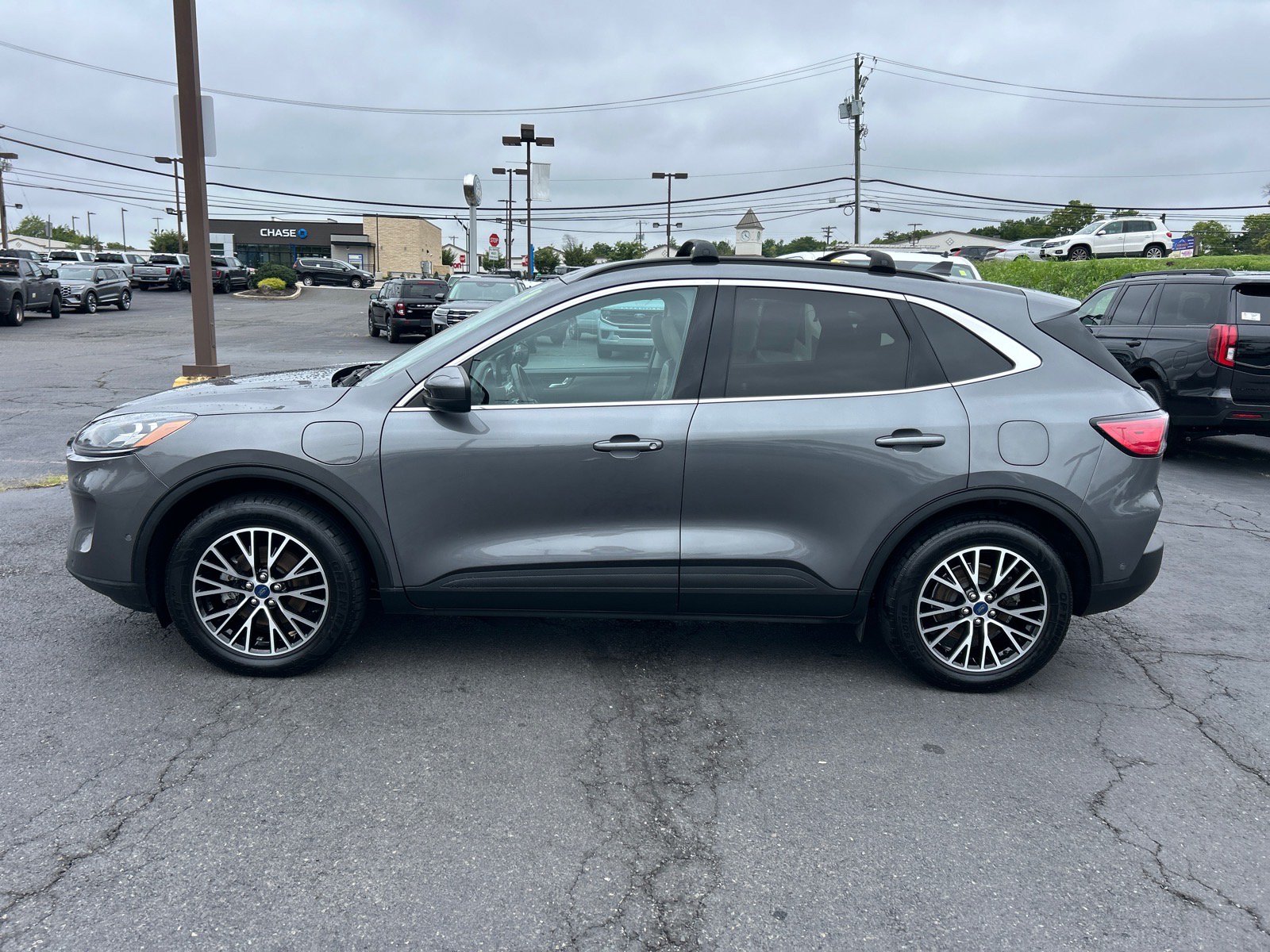 Certified 2021 Ford Escape Titanium w/ Class II Trailer Tow Package FWD image 4