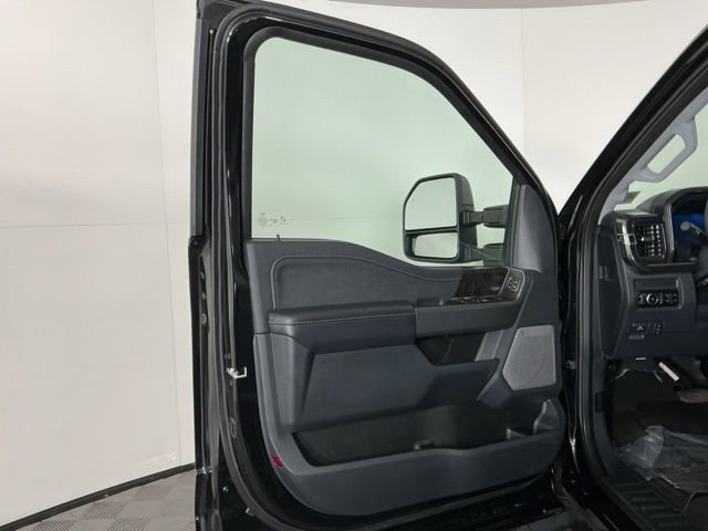 Certified 2025 Ford F350 Lariat w/ Black Appearance Package AWD/4WD image 15