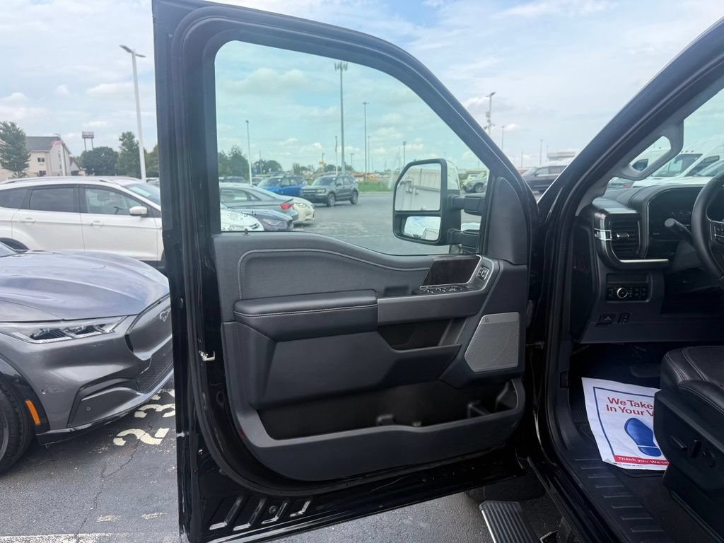Certified 2025 Ford F350 Lariat w/ Lariat Ultimate Package AWD/4WD image 18