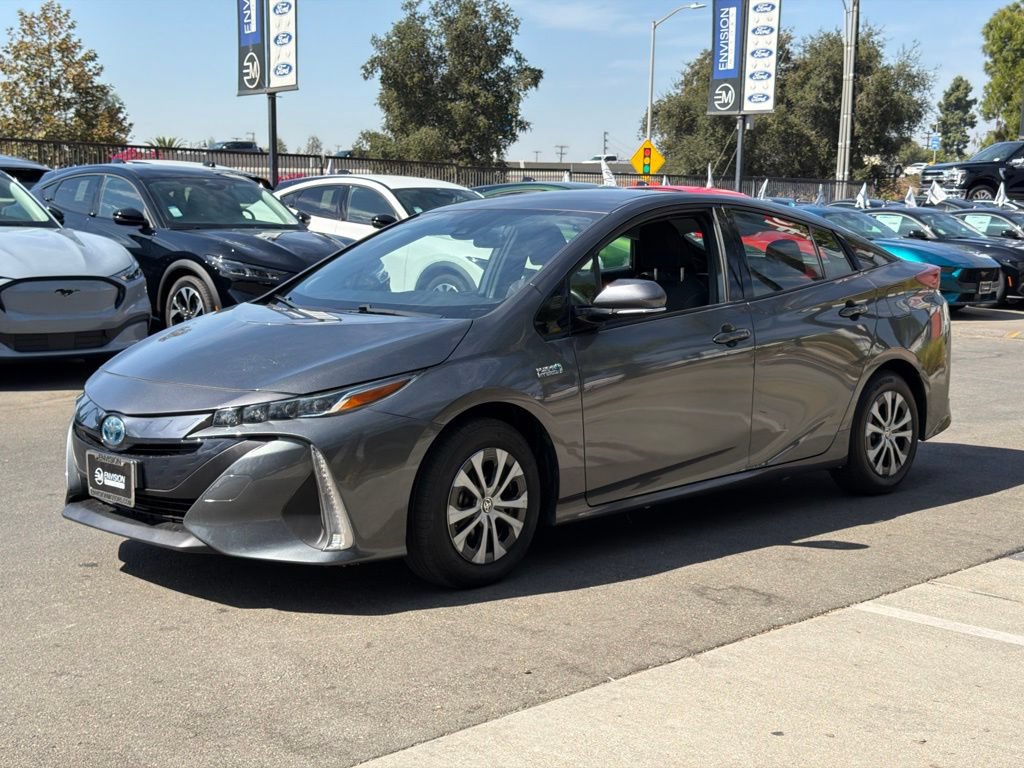 Used 2020 Toyota Prius Prime LE FWD image 6