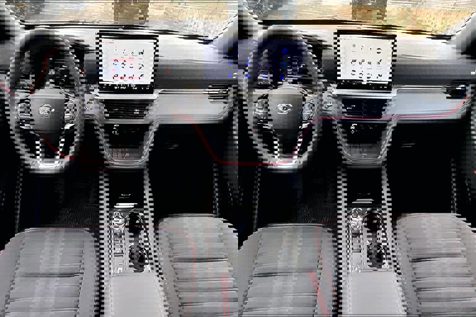 Certified 2025 Ford Explorer ST-Line w/ Premium Package image 18