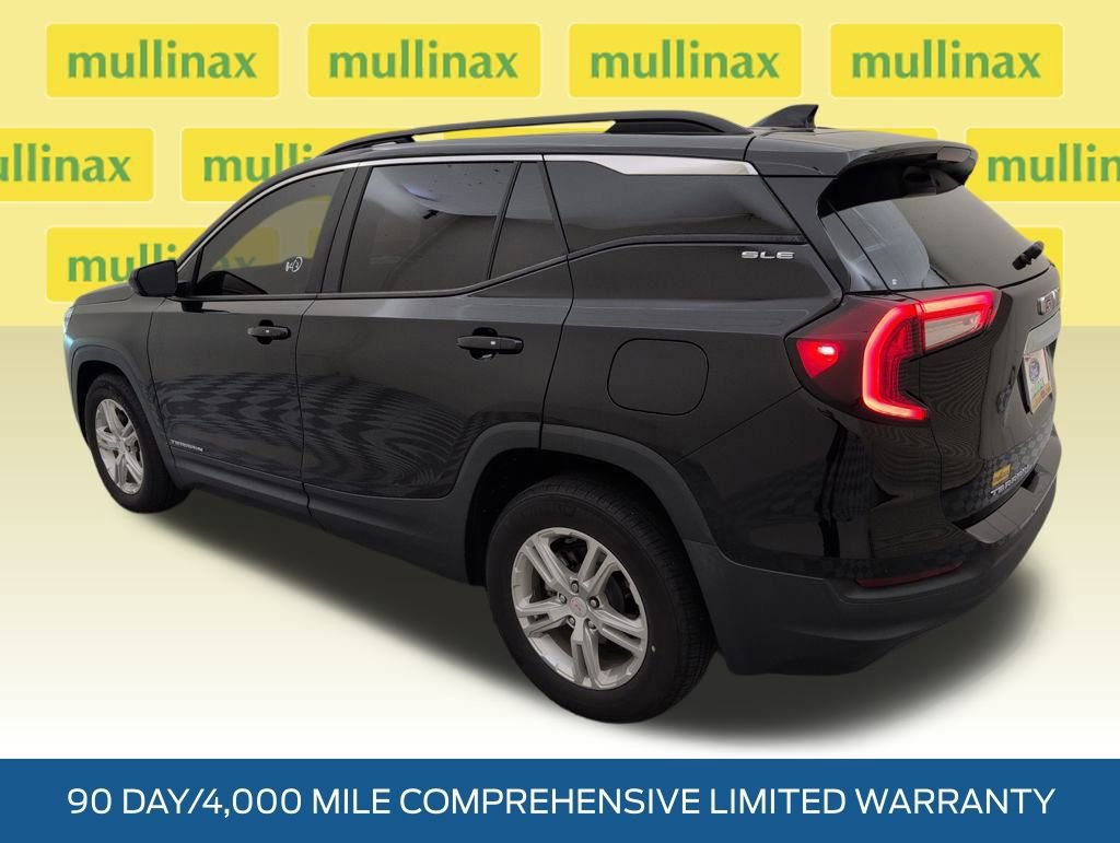 Used 2022 GMC Terrain SLE w/ Driver Convenience Package image 2
